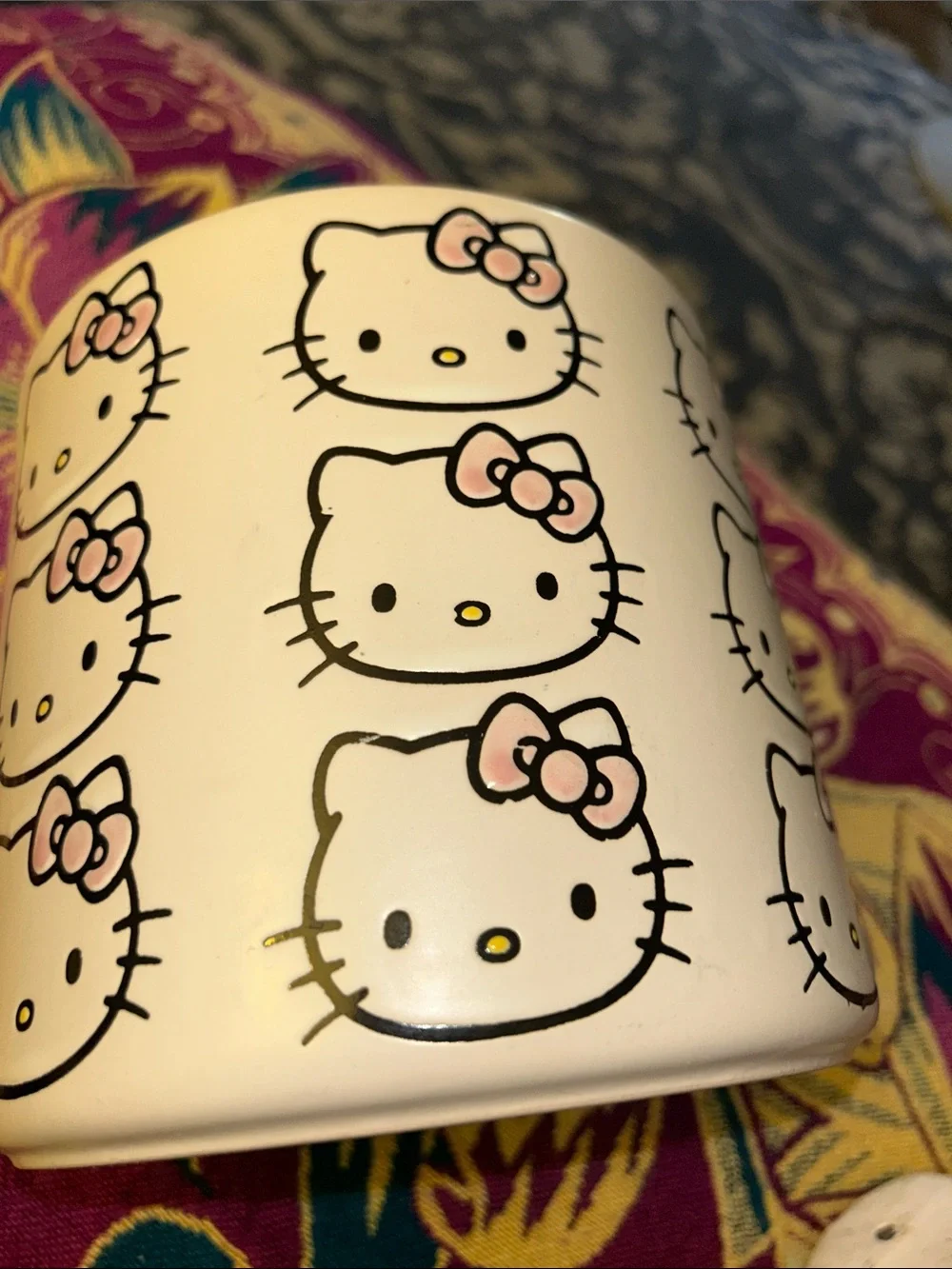New Hello Kitty pink face planter-NWT